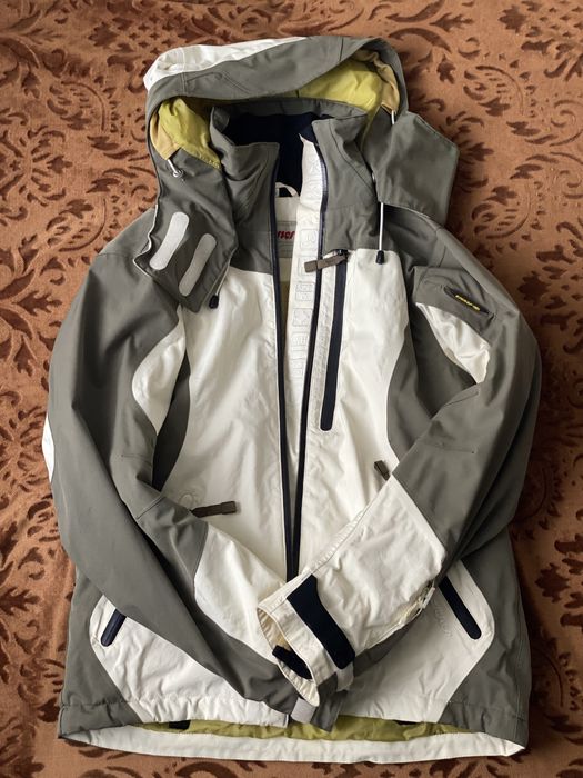 Гірськолижна курточка