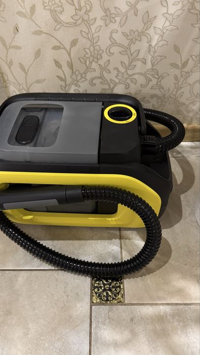 Миючий акумуляторний пилосос Karcher SE 3-18 COMPACT