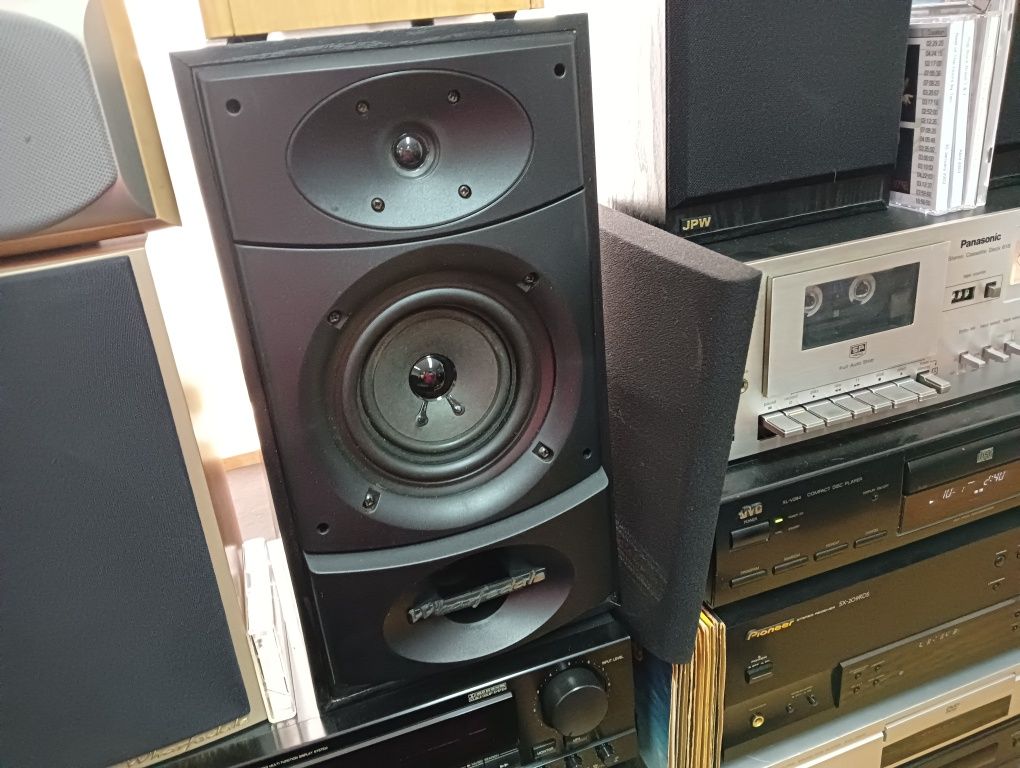 Amplificadores, leitores CD, decks cassetes