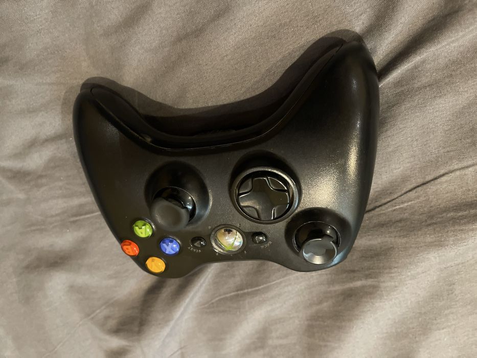Продам Xbox 360 24 игры