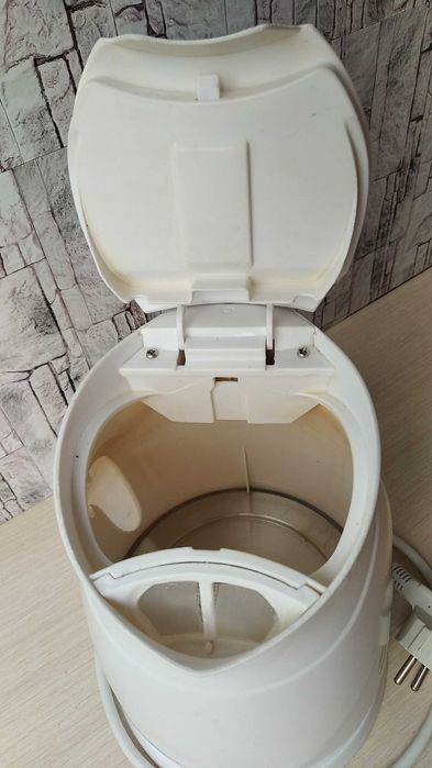 Электро-чайники Mirta KTT12 2000 ватт и EK1878 1500 ватт