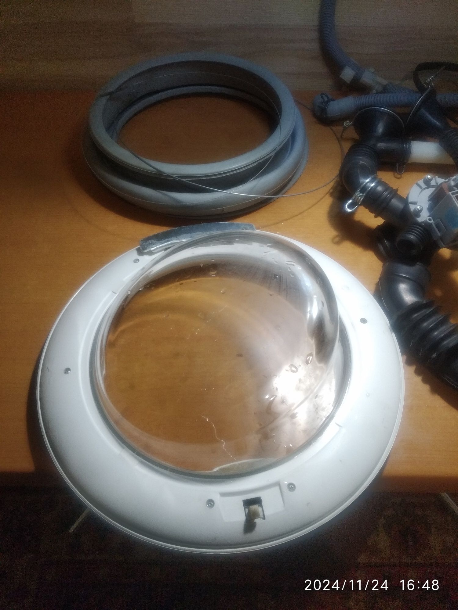 Продам запчасти к стиральной машинке.