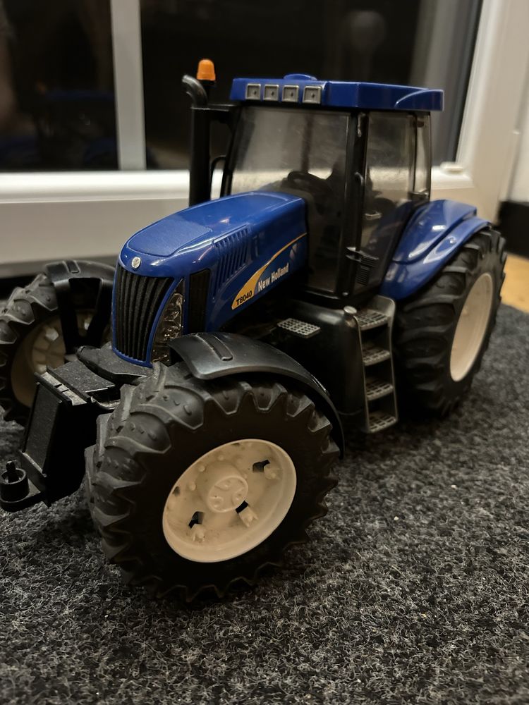 Traktorek bruder new holland