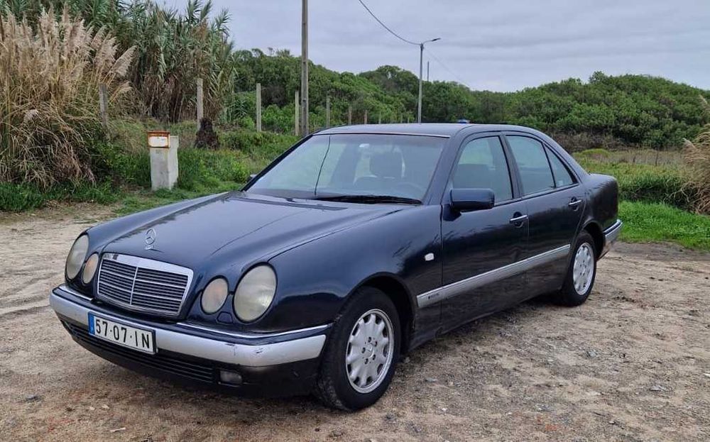 MERCEDES BENZ E200 Diesel 1 dono - Sábado /Domingo