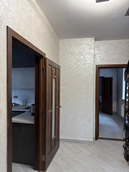 Пропонуємо новий просторий будинок у мальовничій Східниці Гори Карпати