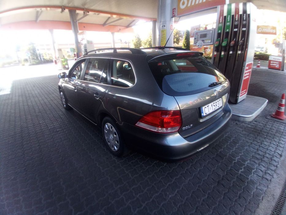 Автомобіль Фольцваген Гольф 5