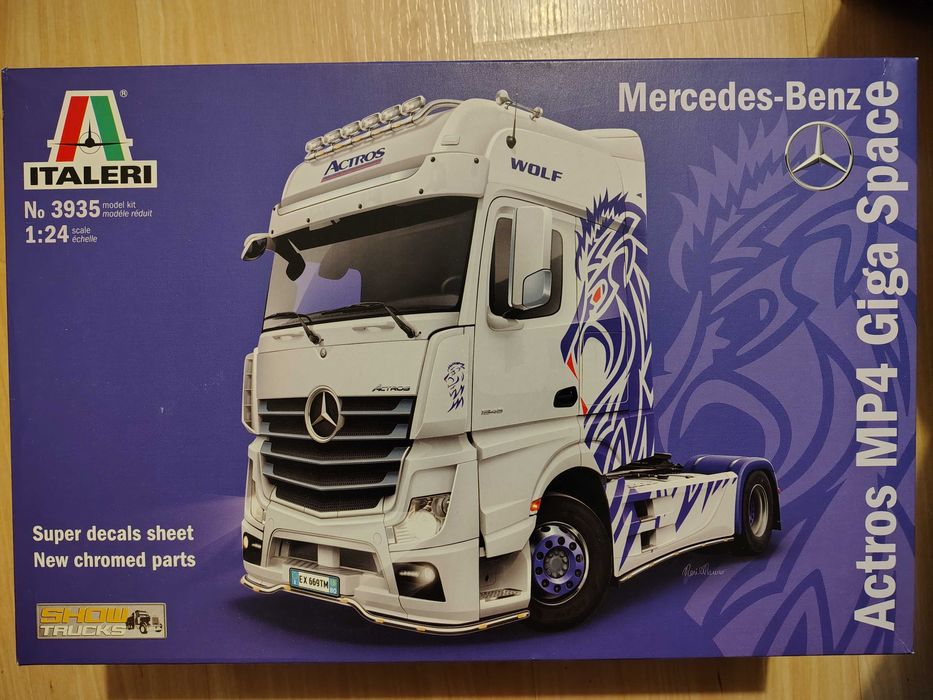 Italeri 3935 - Mercedes Benz Actros MP4 - Model do sklejania