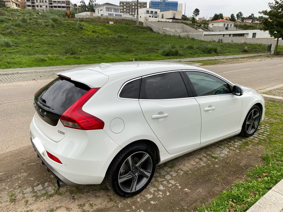Volvo v40 R-DESIGN