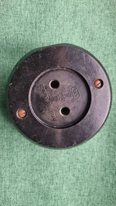 Gniazdko ebonitowe stare PRL.