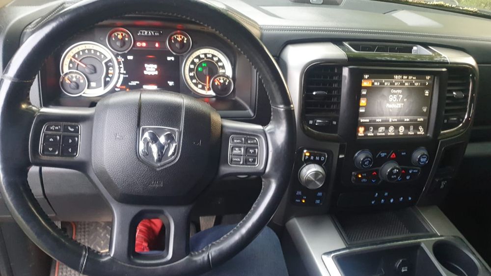 Dodge Ram Sport skóra 4x4 zamiana na motocykl wchodzi w grę