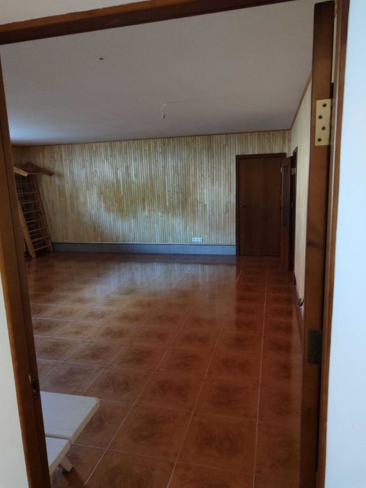 Без % оренда просторого будинку в с. Іванковичі, 360 м.кв.