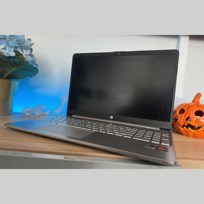 Notebook / Laptop HP 15,6" HP 15s Ryzen 5-5625U/8GB/512/Win11 Silver