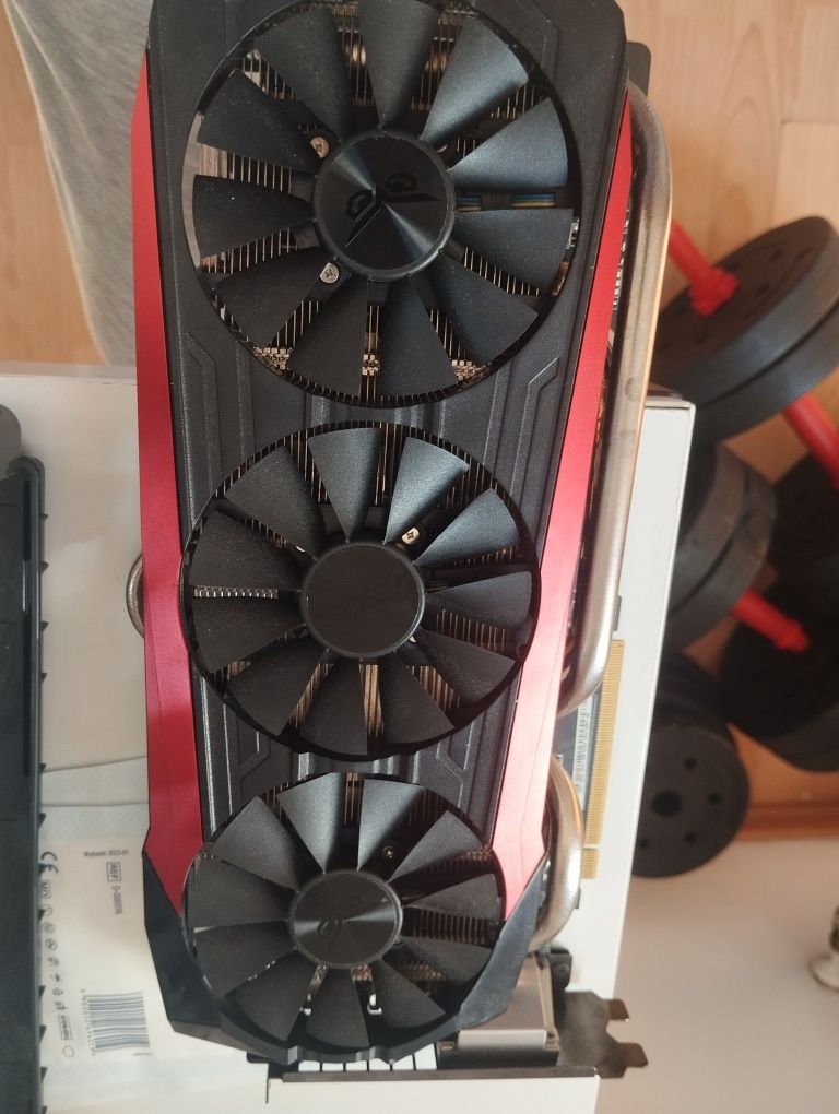 Karta graficzna AMD Radeon R9 Strix 8GB