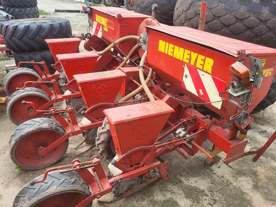 Siewnik do kukurydzy pneumatyczny Niemeyer Gaspardo