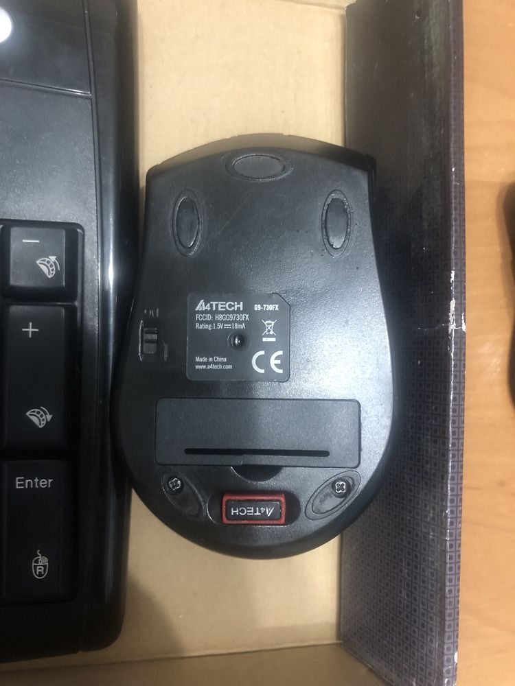 Безпровідна клавіатура та мишка A4 Tech 9100F