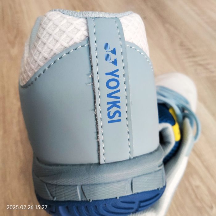 Кросівки чоловічі