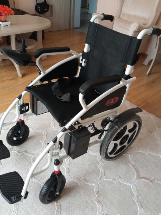 Sprzedam wózek inwalidzki elektryczny-nowy