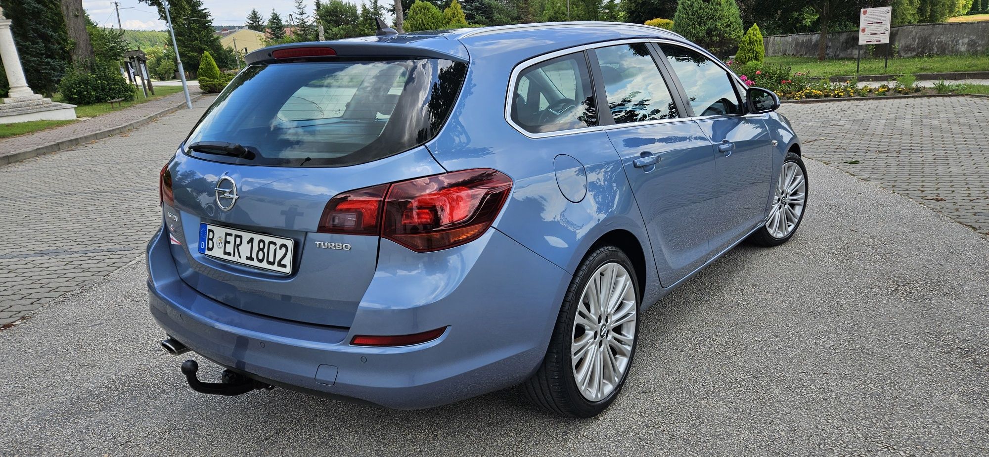 OPEL ASTRA J 2010 R 1.4 T Benzyna.Navi.Pdc.BiXenon.Sportsize.Serwis