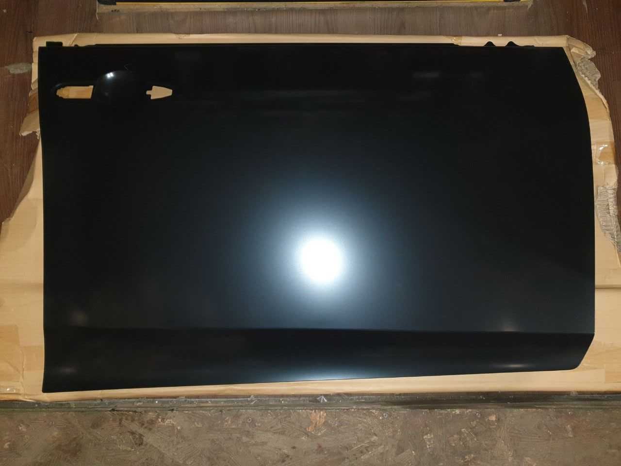 Панель двери филенка дверь правая Toyota prius 50 prime 6711147050