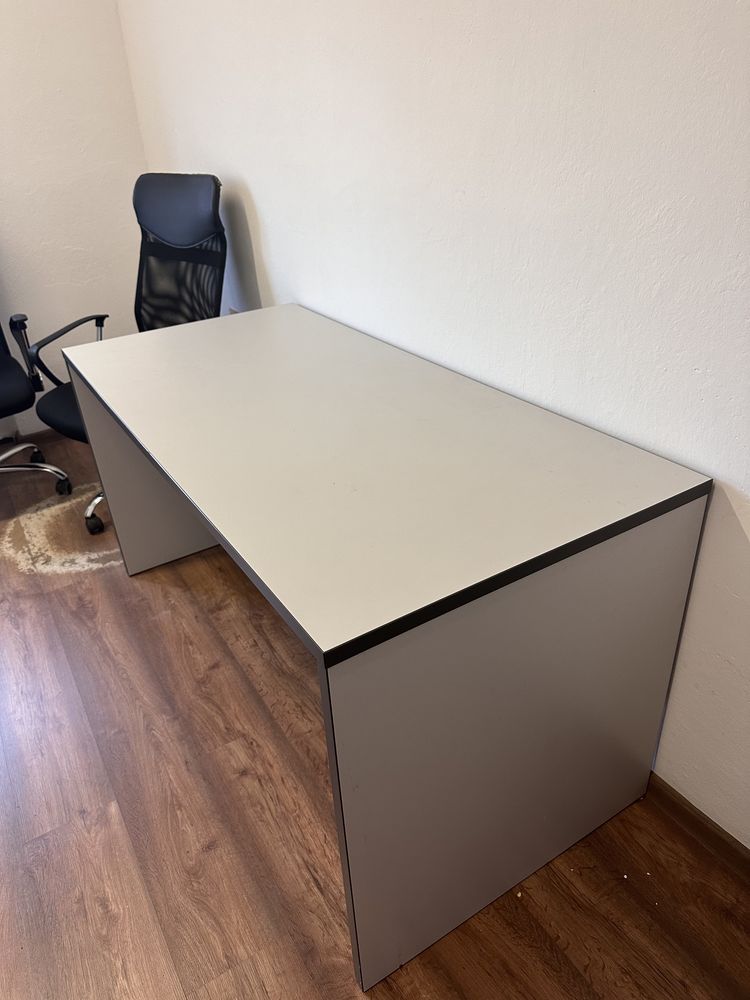 Duże solidne biurka, 5 sztuk robione na zamówienie