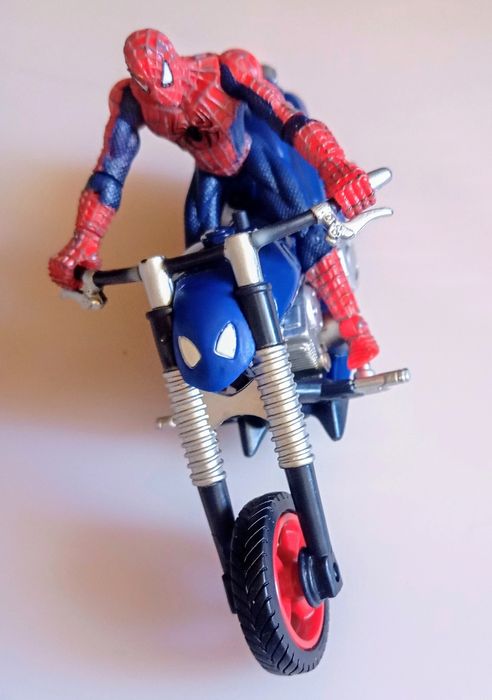Spiderman articulado com a sua moto.Não é negociável.