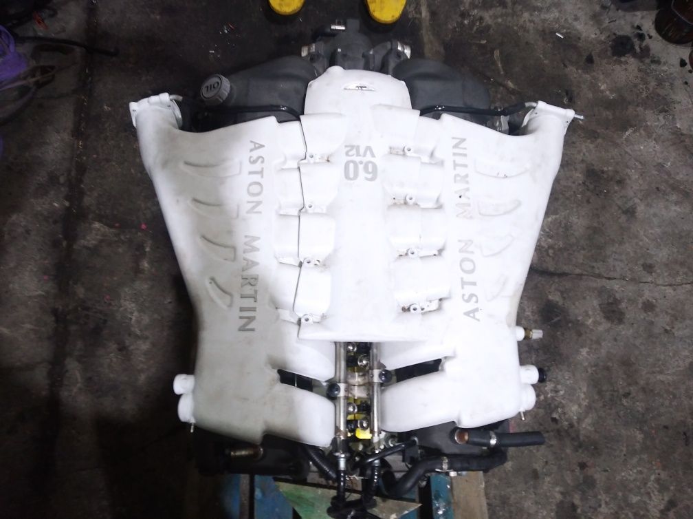 Kolektor ssący 5.9-6.0 v12 db9 517km Aston Martin DBS