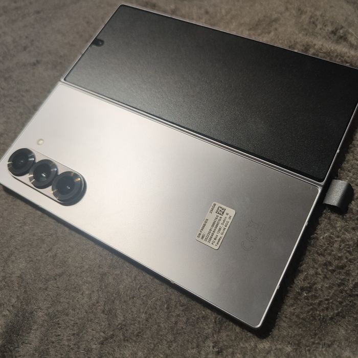 Galaxy Z Fold 6 12/256 GB silver shadow