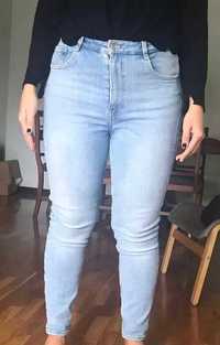 Calça jeans número 38