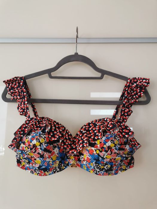 Urocza, stylowa i wyjątkowa góra bikini marki Next