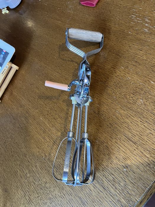 Ręczny retro mikser na korbkę firmy Prestige