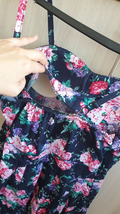 Сукня на розмір M-L (вкладиші для грудей)