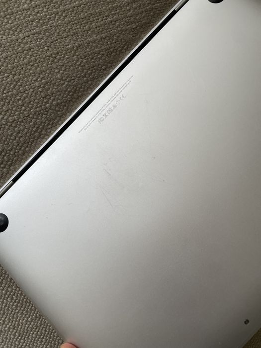 Macbook Pro A1780 i5 8gb 256gb