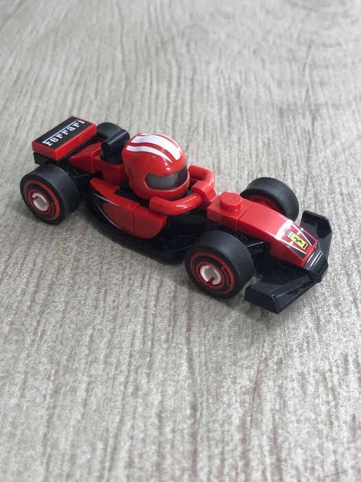 Лего машина Ferrari