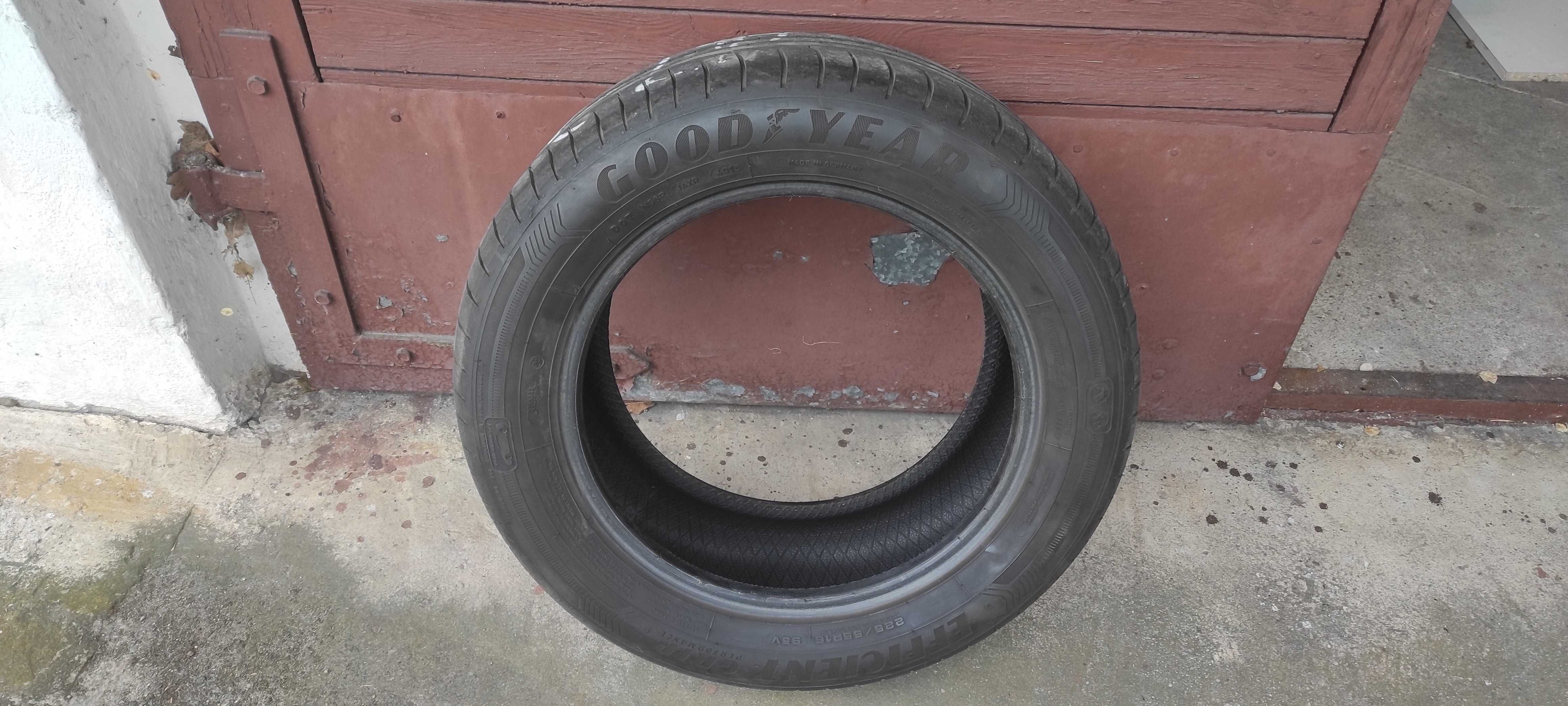 Opony letnie Goodyear Efficientgrip Performance 225/55 R16 95V