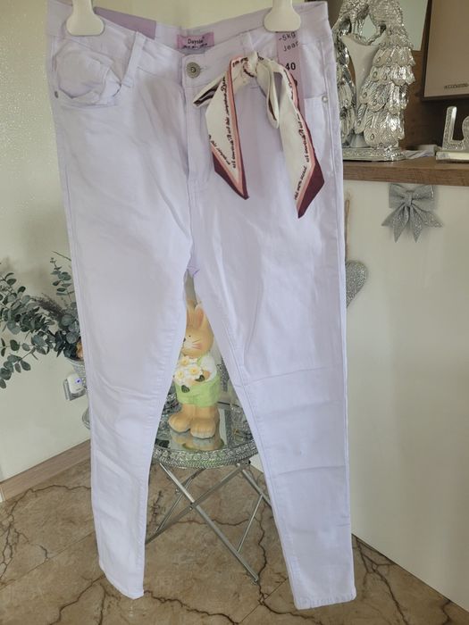 Spodnie białe elastyczne M/L Daysie
