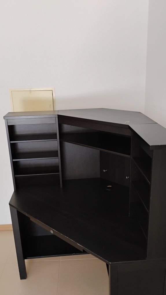 Mesa/Secretária de canto IKEA Hemnes Preto