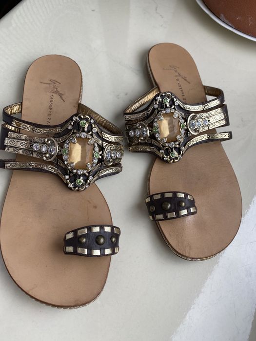 Klapki japonki Giuseppe Zanotti z ozdobami r. 36 na szczupłą stopę