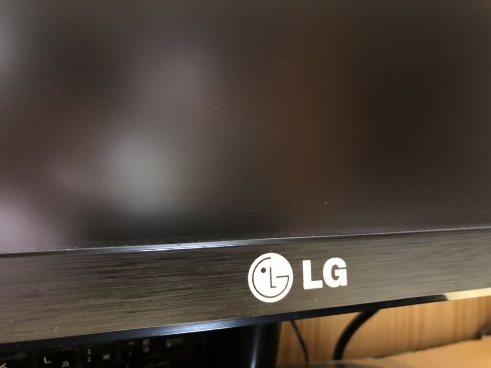 Профессиональный Монитор LG IPS235