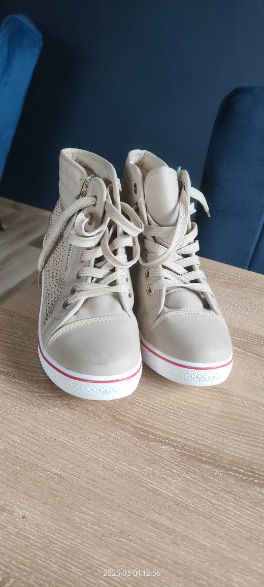 Buty trampki sneakersy na koturnie nowe