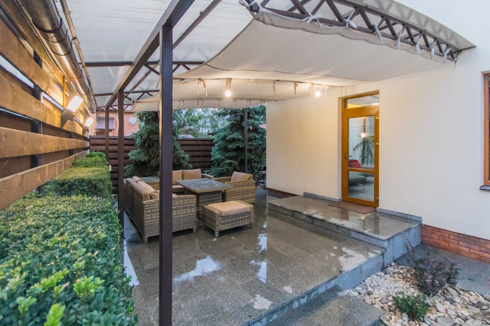 Будинок з безперебійним електропостачанням та автономним опаленням