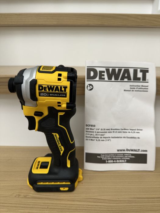 Безщітковий пкумуляторний імпакт Dewalt dcf850
