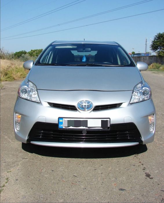 Аренда авто Toyota Prius, прокат авто Тойота Приус, Аренда Приус
