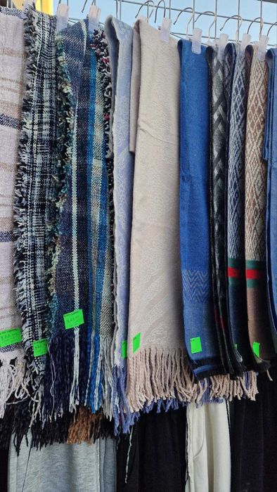 Шарфи оптом з Китаю — стильні жіночі та чоловічі моделі, висока якість