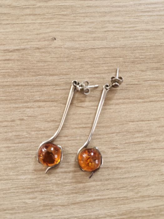 Kolczyki srebrne z bursztynem