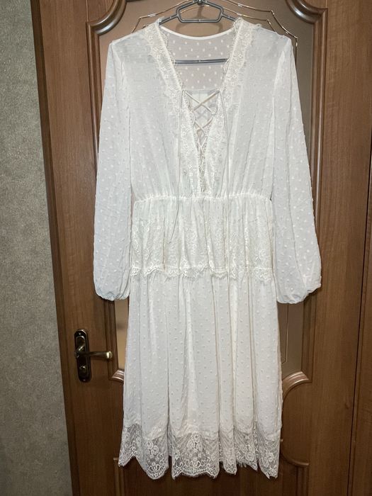 Сукня М-Л молочного кольору