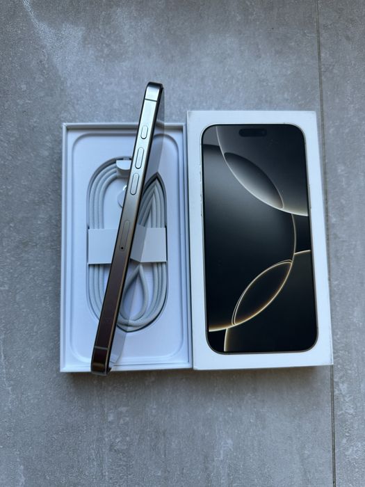 iPhone 16 PRO MAX Natural Titanium