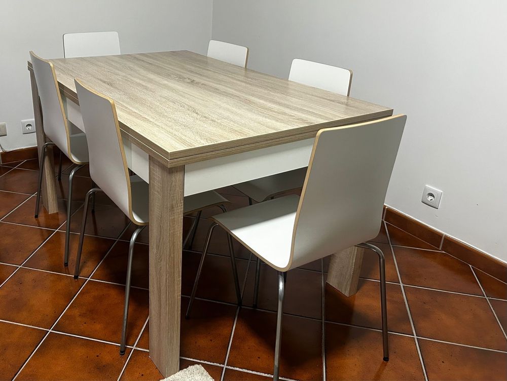Mesa extensivel + 6 cadeira