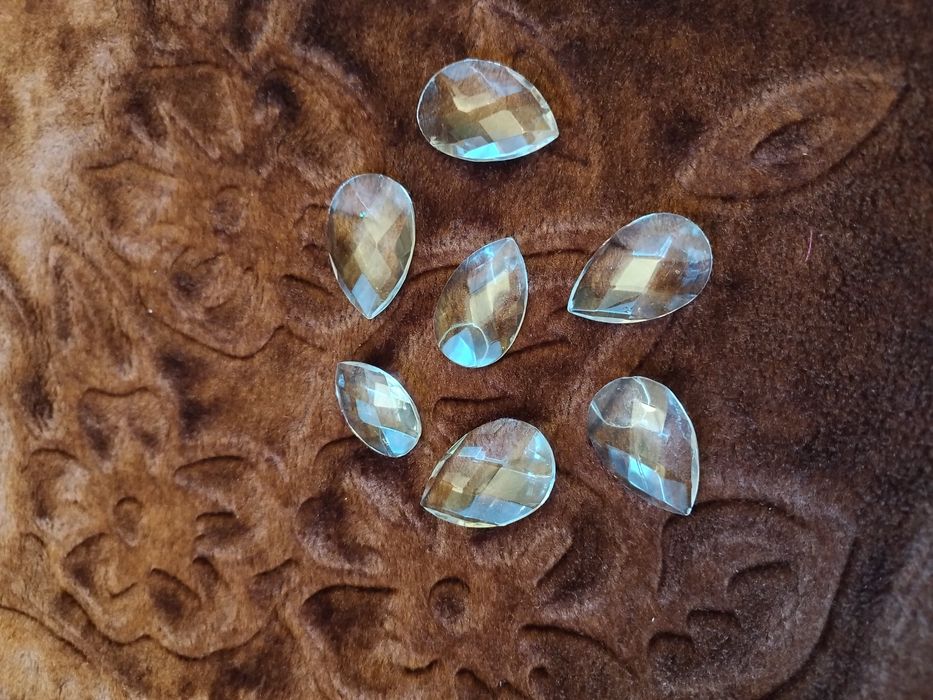 Szklane kryształki 7 sztuk