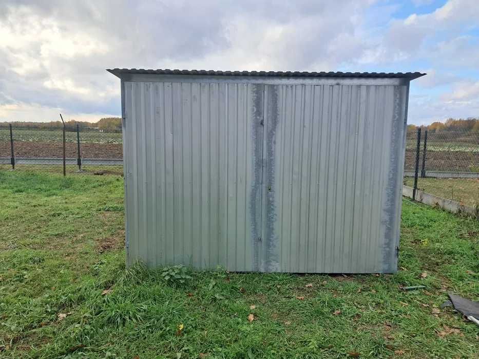 Garaż blaszany zdemontowany