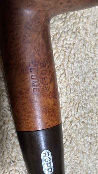 Lindos cachimbos com suporte em madeira